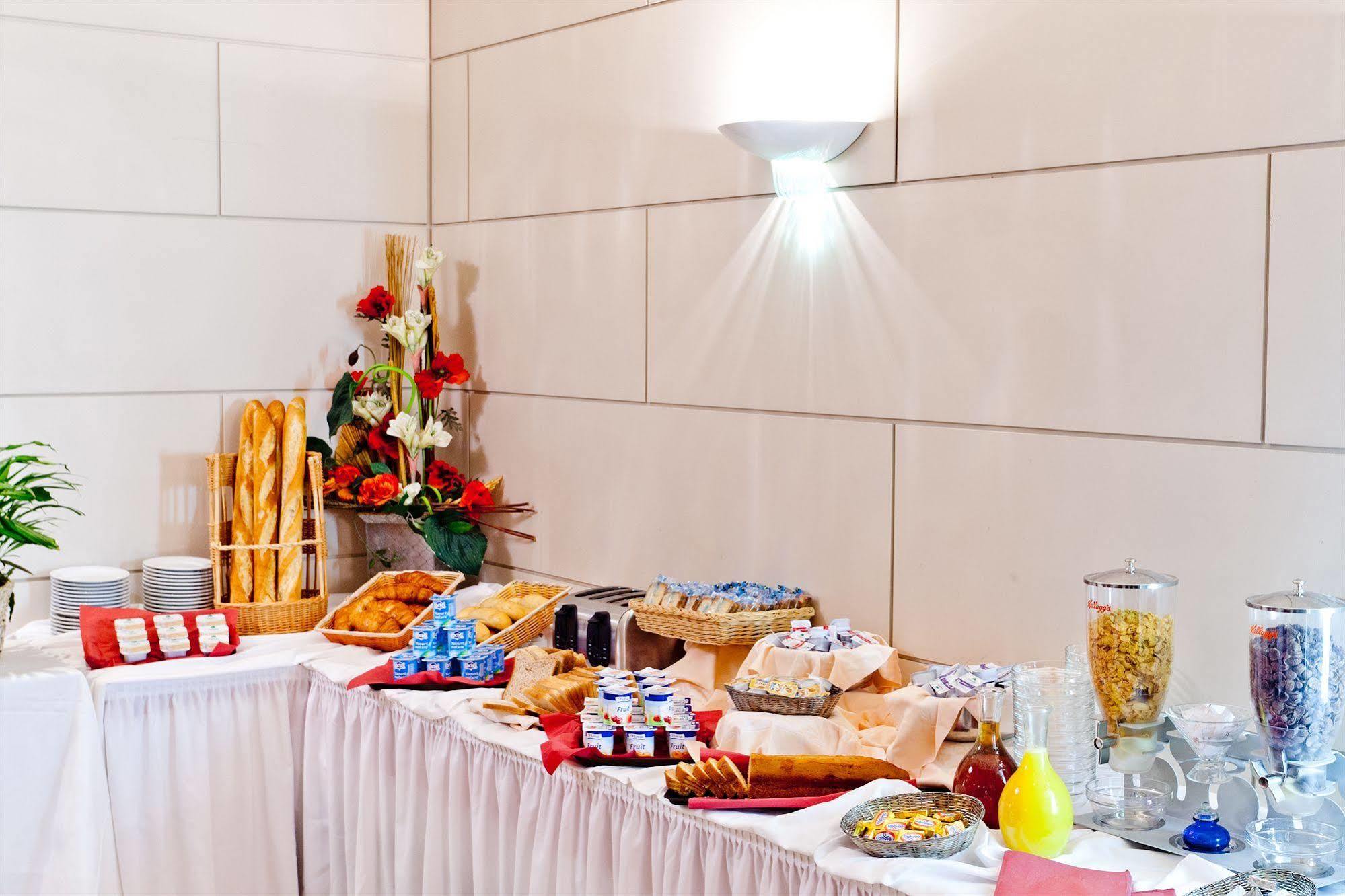 Hotel Continental Лурд Экстерьер фото
