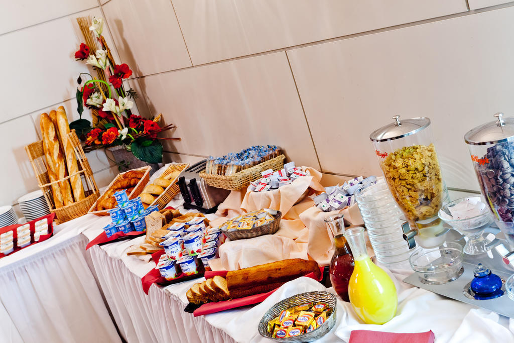 Hotel Continental Лурд Экстерьер фото